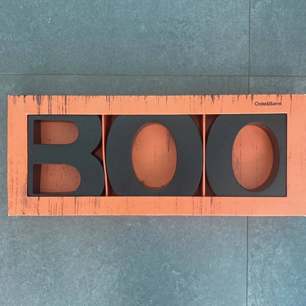 BNIB Crate & Barrel Halloween BOO Letters